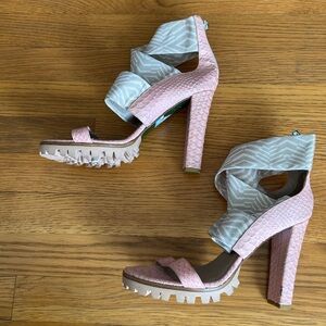 Donald J. Pliner heels sz 9B